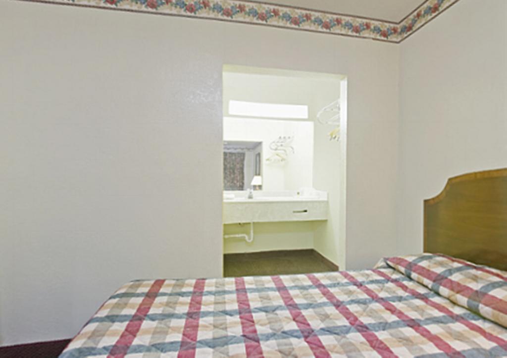 Value Inn Knoxville Ноксвилл Экстерьер фото